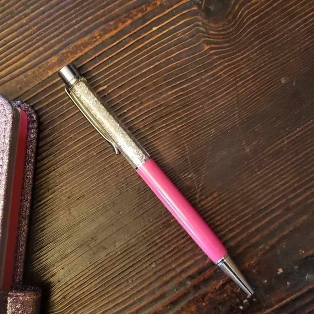 𝅺victoria secret notebook and pen. Set